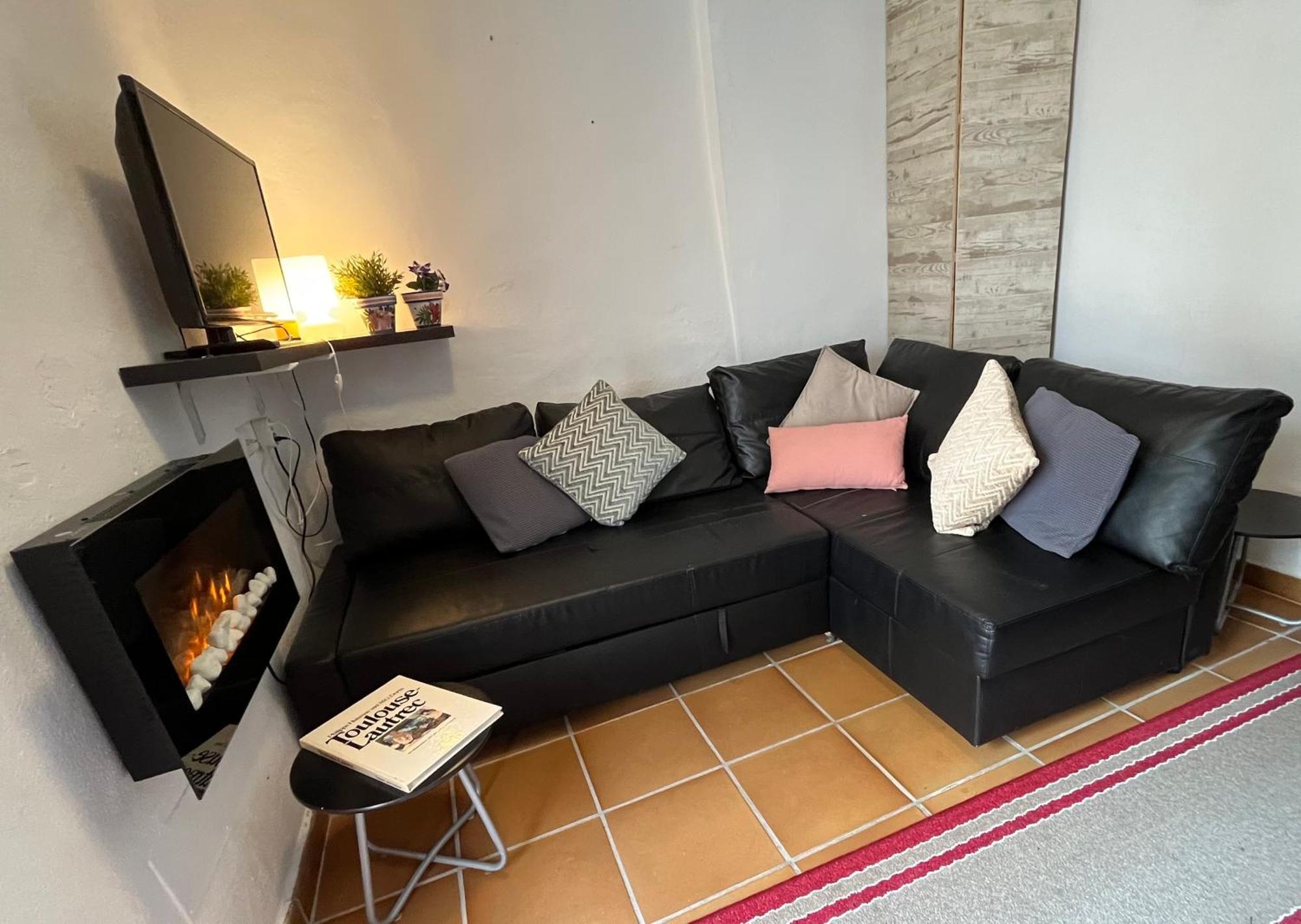 Tiny Spanish House 카사레스 외부 사진